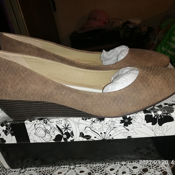 Brown pumps - Picture 6 of 7